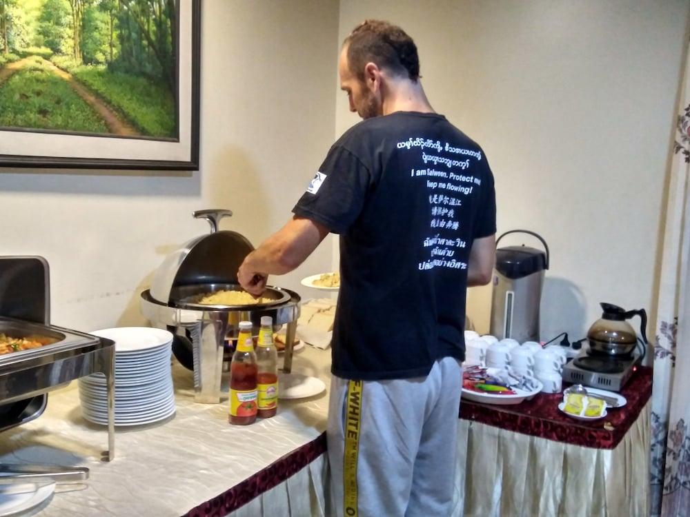 Hotel Sahara Mandalay